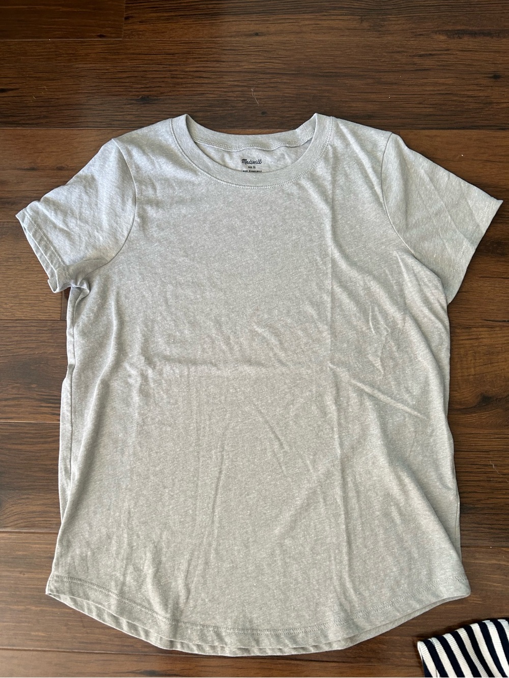 MADEWELL AND OLD NAVY Set of 2 short sleeve T-shirts - Picture 3 of 3